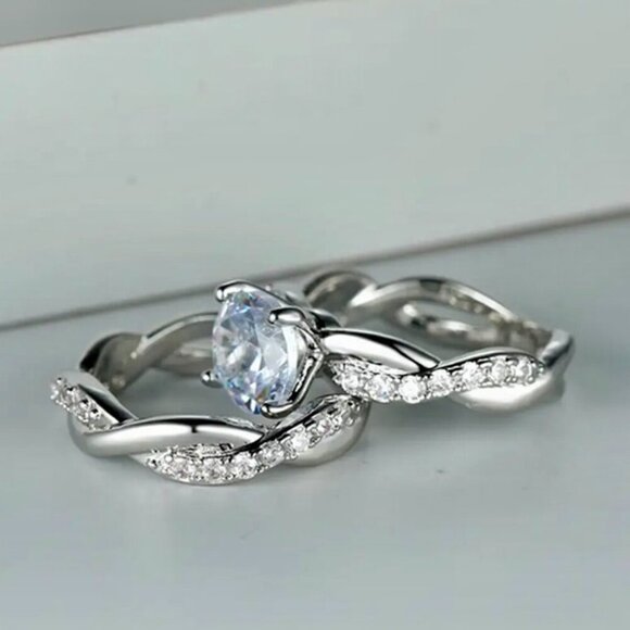 Independent Jewelry - Twisted Infinity Promise Ring Set Size 5